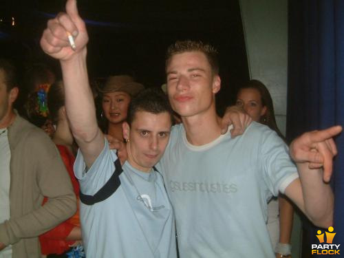 foto Club Q-Base, 29 juni 2002, Hemkade