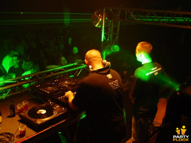 foto Outblast, 5 november 2005, Hemkade, met Dr. Z-Vago, Outblast