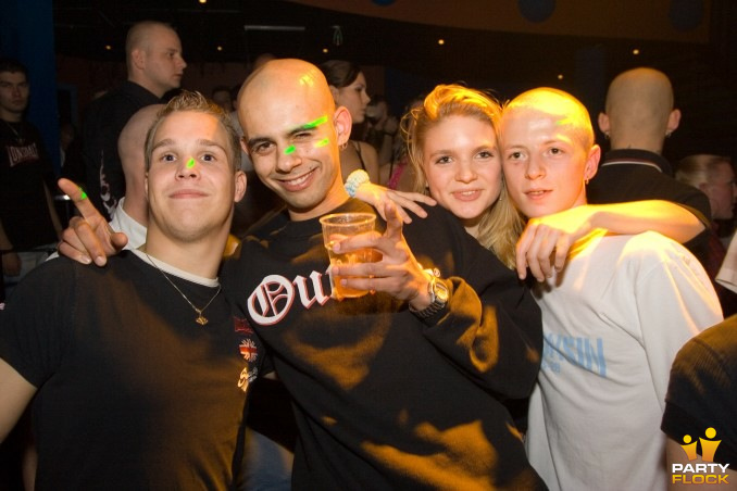 foto Beter kom je niet, 12 november 2005, Amigo's