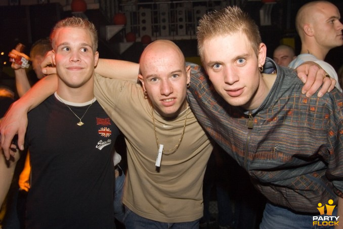 foto Beter kom je niet, 12 november 2005, Amigo's