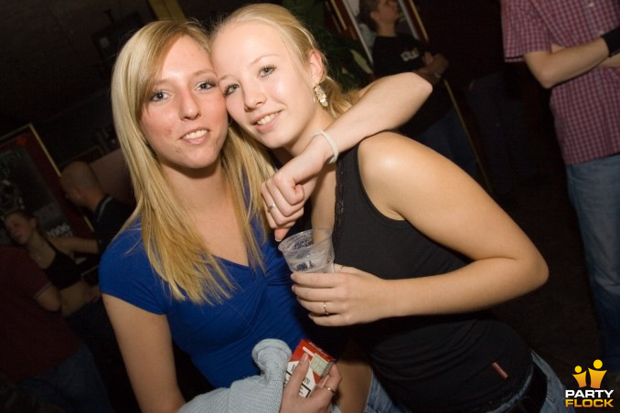 foto Beter kom je niet, 12 november 2005, Amigo's