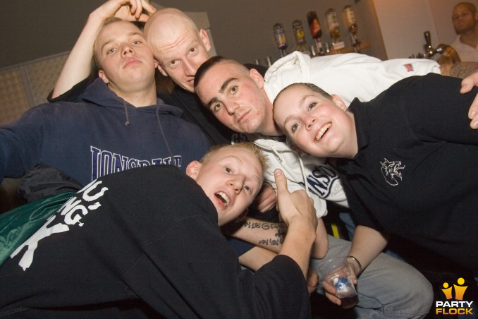 foto Beter kom je niet, 12 november 2005, Amigo's