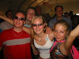 foto Awakenings Festival, 6 juli 2002, Spaarnwoude, deelplan Houtrak, Halfweg #21337