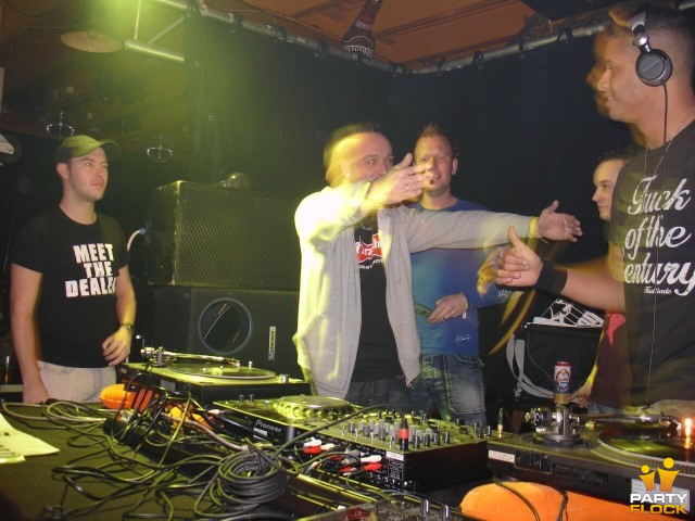 foto The Guardians birthday party, 7 januari 2006, Loco, met Double T, The Guardian, Nexes