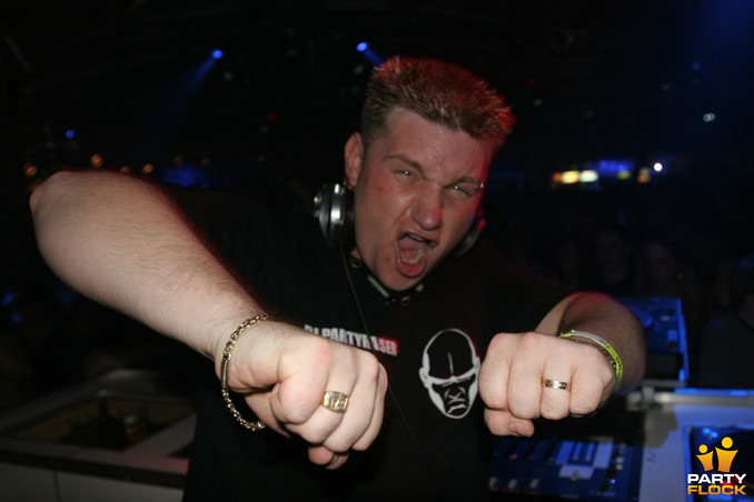 foto Beter kom je niet, 11 februari 2006, HappydayZZ, met Partyraiser