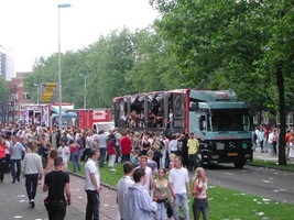 foto FFWD Heineken Dance Parade, 10 augustus 2002, Centrum Rotterdam, Rotterdam #24146