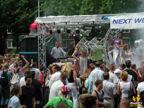 foto FFWD Heineken Dance Parade, 10 augustus 2002, Centrum Rotterdam, met Armin van Buuren