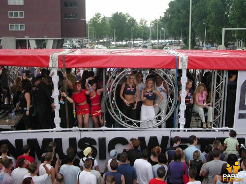 foto FFWD Heineken Dance Parade, 10 augustus 2002, Centrum Rotterdam