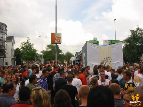 foto FFWD Heineken Dance Parade, 10 augustus 2002, Centrum Rotterdam