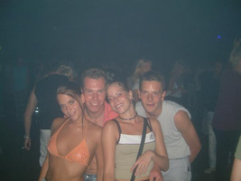 foto Club Q-Base, 10 augustus 2002, Hemkade, Zaandam #24475