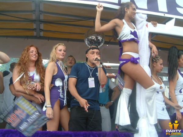 foto FFWD Heineken Dance Parade, 10 augustus 2002, Centrum Rotterdam, met Ruffian