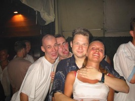 foto Club Q-Base, 17 augustus 2002, Hemkade, Zaandam #24885