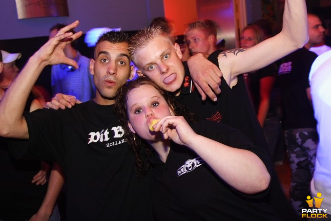 foto Ik ben je bitch niet, 3 juni 2006, HappydayZZ