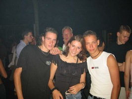 foto Club Q-Base, 31 augustus 2002, Hemkade, Zaandam #26202