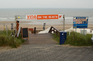 foto Party dance on the beach, 25 juni 2006, Vida Bonita, Kijkduin #262043