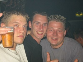 foto Club Q-Base, 31 augustus 2002, Hemkade, Zaandam #26231