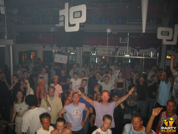 Foto's Club Q-Base, 31 augustus 2002, Hemkade, Zaandam