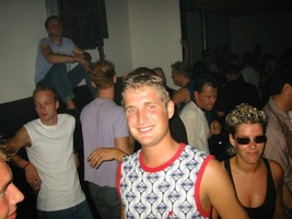 foto Club Q-Base, 31 augustus 2002, Hemkade, Zaandam #26282