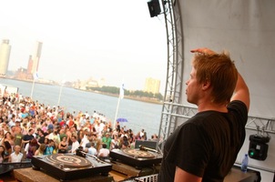 foto Ferry Corsten at the park, 22 juli 2006, Euromast, Rotterdam #266459