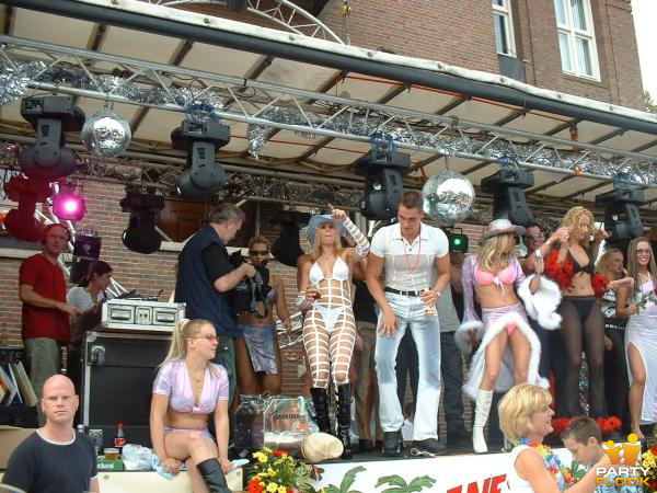 foto Limburg Love Parade, 8 september 2002, Markt