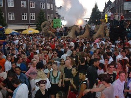 foto Limburg Love Parade, 8 september 2002, Markt, Geleen #27448