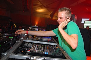 foto DJ Partyraiser, 28 april 2007, Amstelborgh / Borchland Hallen, Amsterdam #328014