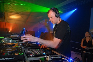 foto DJ Partyraiser, 28 april 2007, Amstelborgh / Borchland Hallen, Amsterdam #328028