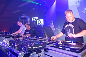 foto DJ Partyraiser, 28 april 2007, Amstelborgh / Borchland Hallen, Amsterdam #328165