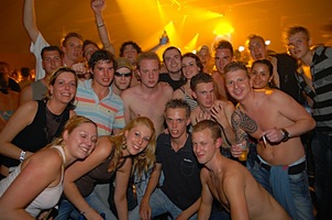 foto DJ Partyraiser, 28 april 2007, Amstelborgh / Borchland Hallen, Amsterdam #328237