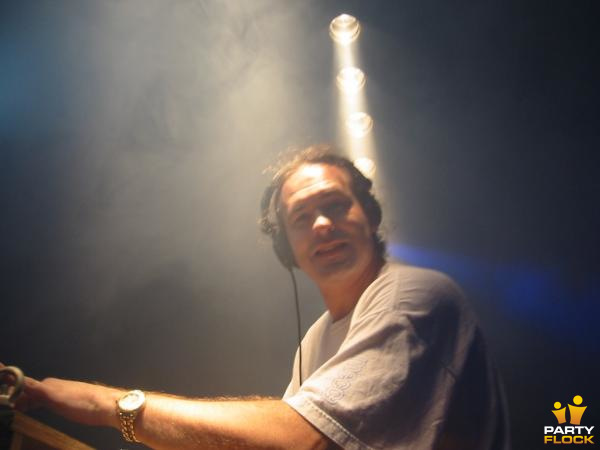 foto Multigroove, 9 november 2002, Hemkade, met Buzz Fuzz