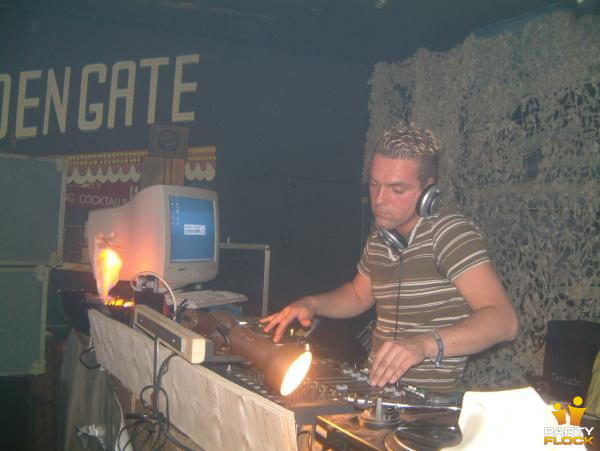 foto Hardstyle Beyond, 16 november 2002, Birdland, met Dance @ G