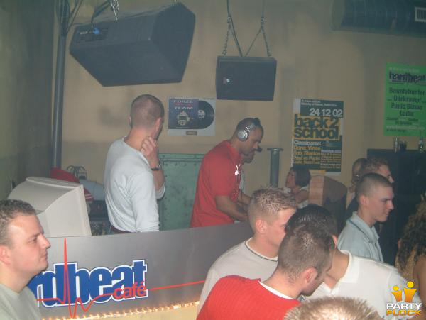 foto Hardbeat Café, 23 november 2002, Coyotes, met Paul Elstak