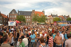 foto Streetparade Middelburg, 21 juli 2007, Markt Middelburg, Middelburg #352658