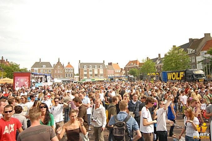 foto Streetparade Middelburg, 21 juli 2007, Markt Middelburg
