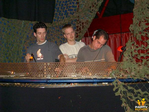 foto Intelligenze, 7 december 2002, De Tunnel, met Thanoz, Spy-D, Fibre