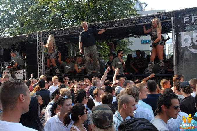 foto FFWD Fit for Free Dance Parade, 11 augustus 2007, Centrum Rotterdam