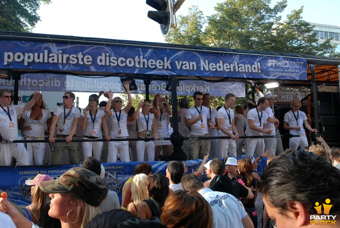 Foto's FFWD Fit for Free Dance Parade, 11 augustus 2007, Centrum Rotterdam, Rotterdam