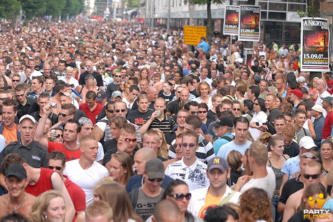 foto FFWD Fit for Free Dance Parade, 11 augustus 2007, Centrum Rotterdam