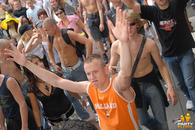 foto FFWD Fit for Free Dance Parade, 11 augustus 2007, Centrum Rotterdam