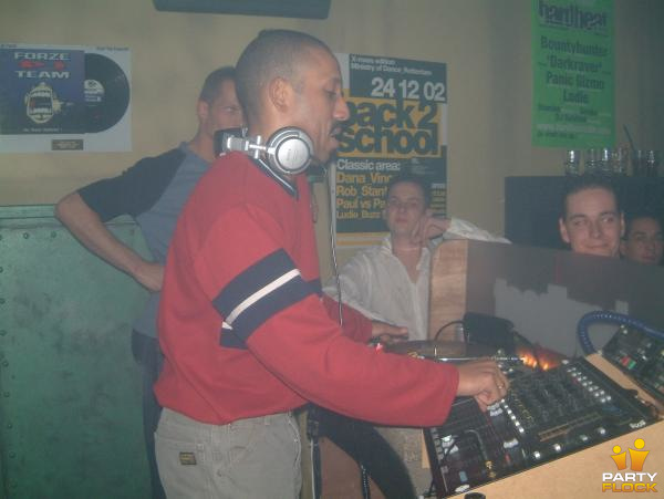 foto Hardbeat Café, 7 december 2002, Coyotes, met The Darkraver