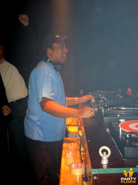 foto Mindcontroller, 14 december 2002, Hemkade, met Bass-D & King Matthew