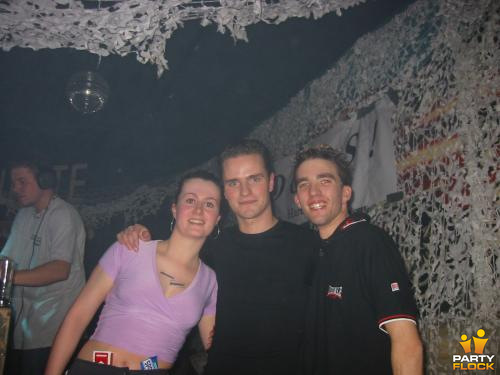 foto Whoops!, 19 januari 2002, Birdland, met Promo