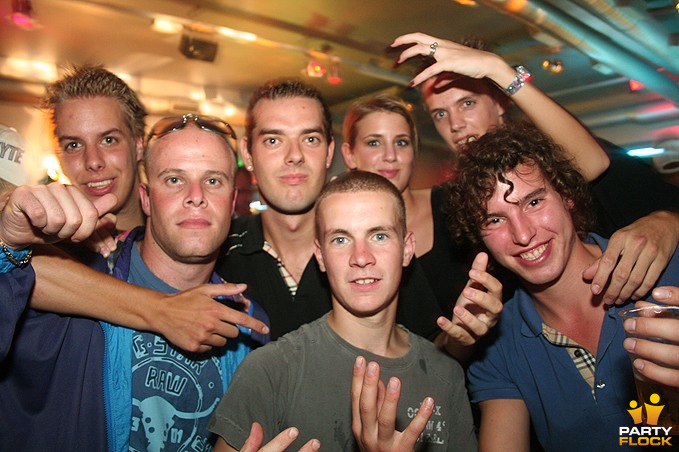 foto Ik ben je bitch niet, 25 augustus 2007, HappydayZZ