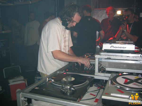 foto Multigroove, 31 december 2002, Amstelborgh / Borchland Hallen, met Buzz Fuzz