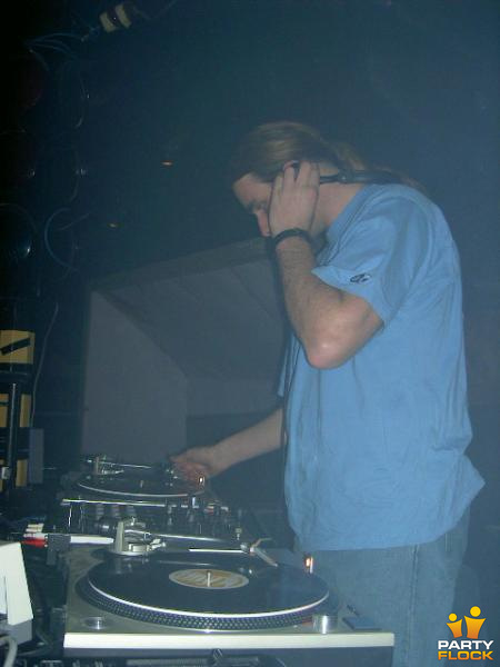 foto Synergy, 31 januari 2003, CityLife Dance & Fun, met Darkman