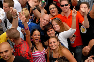 foto FFWD Dance Parade, 9 augustus 2008, Centrum Rotterdam, Rotterdam #445474