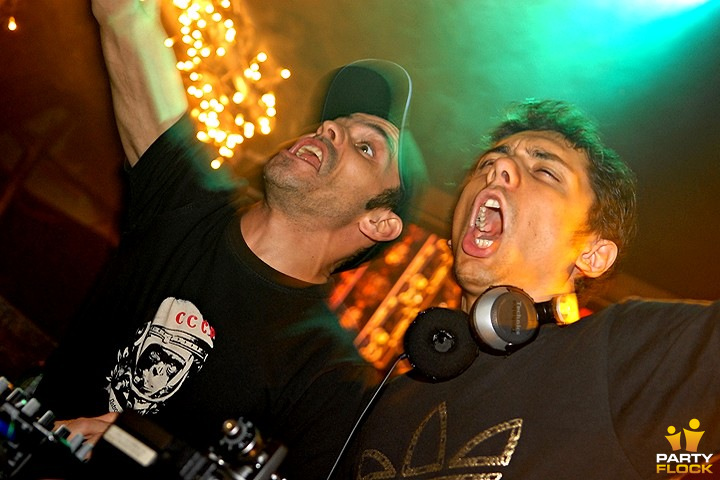 foto A New Beginning, 19 december 2008, Hooizolder, met Noize Suppressor, Mad Dog