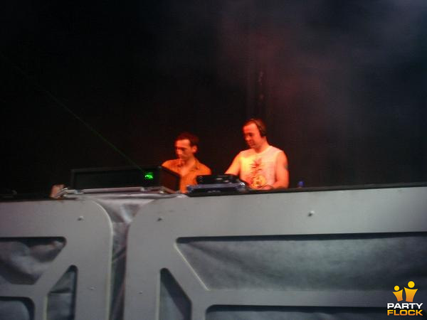 foto Qontact, 29 april 2003, Heineken Music Hall, met Paul van Dyk, Judge Jules