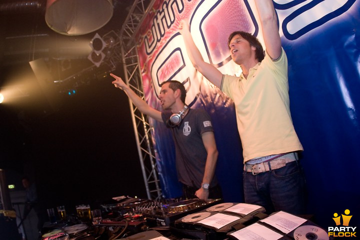 foto Ultimate 90's, 24 januari 2009, Zalinaz, met Sunclub DJ Team
