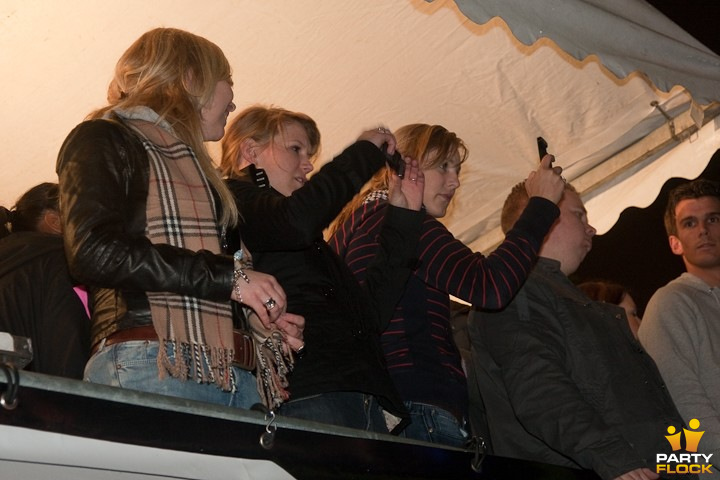 foto Bevrijdingsdag Enschede, 5 mei 2009, Van Heekplein